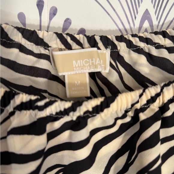 Michael Kors Black and White Ruffled 3/4 Sleeve Blouse Zebra women’s size medium - Picture 2 of 6